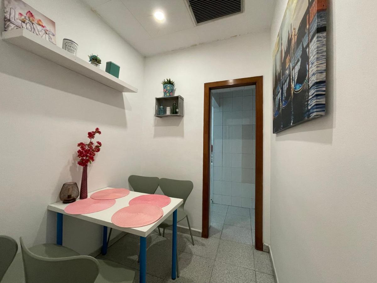 Plaza Universidad Rooms บาร์เซโลนา ภายนอก รูปภาพ