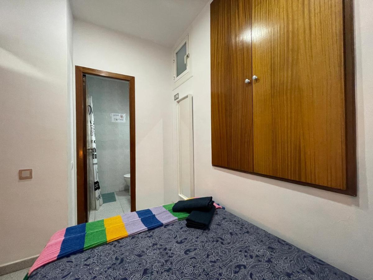Plaza Universidad Rooms บาร์เซโลนา ภายนอก รูปภาพ